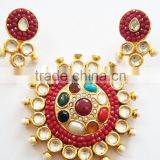 Beautiful Kundan Pendant with Earrings set