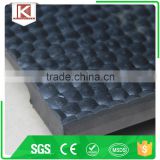 rubber stall mat for cow with excellent insulation from the cold