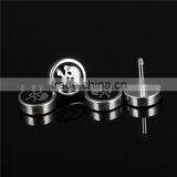 Men Collection Trend Round Screw Stainless Steel Skull Earrings thumbnail-3
