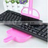 Modle3880 R Shape Mini Desktop Cleaning Brush,computer Keyboard Brush Broom and Dustpan Clean Brush Kit thumbnail-1