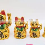 Plastic Gold Lucky Cat for home decoration fengshui hand waving Wholesale Lucky Cat
