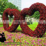 Garden Love Flowers Topiary Sculpture Artificial Flowers Heart-shape Statue thumbnail-1
