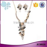 Western import standard gold plated zinc alloy rhinestone leaf shape crystal jewelry set                        
                                                                                Supplier's Choice