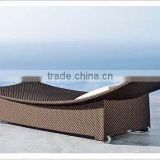 Hot Sale outdoor furniture beach rattan chaise lounge/beach chaise lounge