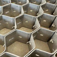 Refractory Hexmesh 48mm Mesh Size Double Clench Bonding Hole Hexmetal Wholesale Price for Foundry Furnace thumbnail-2