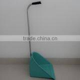 Horse Manure Scoop With Adjustable Handle thumbnail-1