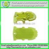 Convenient Silicone Rubber Massage Brush Gloves thumbnail-1