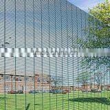 China Professional Galvanised Pvc Panel Fencing/ Polyester Painting Anti Climb Airport 358 High Security Fence thumbnail-2