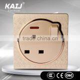 2016 New Design BS Standard Wall Mounted Luxury 13A 250V Single 1 Gang 3 Pole Pin Electrical Switch Socket for Home Hotel