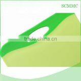 Non-slip Antimicrobial TPE Handle Plastic Cutting Board thumbnail-5