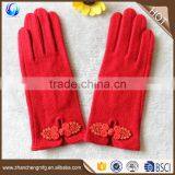 High Quality New Fashion Ladies Hand Make Red Wool Gloves With Chinese Knot thumbnail-1