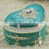 Luxury Handmade Custom Heart Shaped Russian European Style Lead Tin Zinc Alloy Metal Jewelry Box Accessories Gift Box thumbnail-3