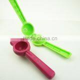 41025 Lemon and Lime Juice Squeezer thumbnail-6