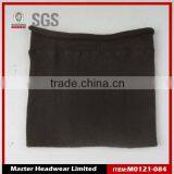 Коричневый вязаный воротник