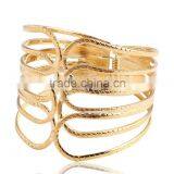 D95948t Fashion Bracelet Metal Simple Personality Bangles for Ladies thumbnail-1