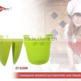 Lovely Animal Shape Silicone Household Oven Glove thumbnail-1