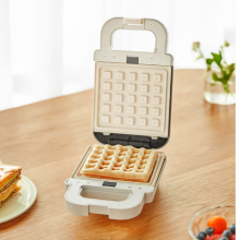 OEM/ODM Sandwich Machine Breakfast Machine /Sandwich Maker/ Household Multi-functional Small Waffle Machine / Toaster thumbnail-3