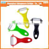 China Kitchen Tool Supplier Cheap Wholesale ABS Potato Peeler thumbnail-3