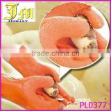 Made in China Kitchen Helper Magic Tool Vegetable Fruit Potato Peeler Stripper Gloves Antiskid