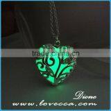 Fashionable Luminous Necklace Glow In Dark Hollow Heart Pendant Necklace thumbnail-5