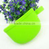 Factory Price FDA Silicone Ear Shape Mitt thumbnail-5