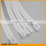 High Quality No.#3 20 cm Auto Lock Close End White Nylon Zipper thumbnail-3