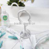 Creative Butterfly Shape Plastic Shocks Hanger With 24 Clips thumbnail-4