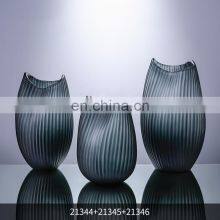 Wholesale Newest Fashion Modern Wedding Table Glass Vase For Flowers Terrarium Plants Handmade Decor thumbnail-2