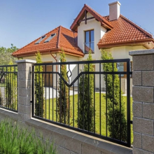 Wholesale Wrought Iron Garden Fence | Classic Black Metal Screen for Garden Divider & Functional Indoor Partition thumbnail-3