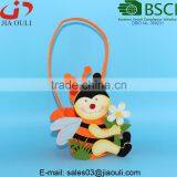 BSCI Audit Factory Home Decor Beautiful Non-woven Fabric Bee Shape Basket, Cheap Decorative Baskets thumbnail-1