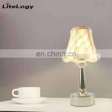 Classic Style Cloth Art Shade Hotel Bedside Table Lamp Modern Iron Base Desk Lamp thumbnail-2