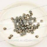 Round Shape Jet Hematite Color With Silver Foiling Flat Back Rhinestone Hot Fix thumbnail-1