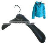 PL-224 Black PP Plastic Hanger With Big Shoulder Parts and Curve thumbnail-1