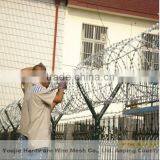Galvanized Razor Barbed Wire Hot Dipped Galvanized Razor Mesh Fence thumbnail-1