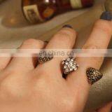 2017 New Fashion Three Heart Simulated Diamond Two Finger Rings Fashion Retro Double Finger Open Ring Classic Fashion thumbnail-5