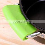 KN1 Microwave Oven Special Dish Clip Kitchen Utensils and Anti - Iron Silicone Clamp Pot Heat Insulation Glove Baking Tool thumbnail-1