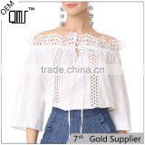 2017 OEM Semi-sheer Loose Off-shoulder Neckline London Lace Blouse thumbnail-1