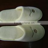 hot selling disposable hotel slipper with embroideried customized logo