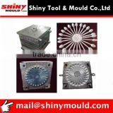 Disponsable fork or spoon injection mould with short cycle
