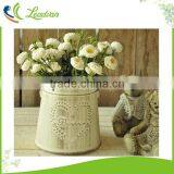 European Style Love Wedding Antique Imitation Decoration White Painted Galvanized Metal Flower Bucket With Wooden Handle thumbnail-1