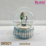 2014 High Quality Penguin Water Globe thumbnail-1