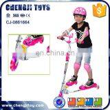 Kids Flicker Game 3 Wheels Swing Scooter Cartoon Caterpillar Theme Frog Kick Scooter