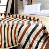 ChuangHui Brand 100% mulberry silk quilt with pure cotton strip-type Quilt Cover