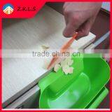 Portable Mini Kitchen Hanging Plastic Garbage Box thumbnail-4