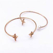 European and American Simple Wild Bee C-shaped Opening Stainless Steel Bracelet 18K Rose Gold Pearl Bracelet Factory Direct Sales thumbnail-1