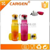 Multifunctional easy controlling juice maker frosted fruit infuser water bottle