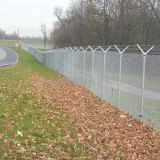 Hot galvanized diamond mesh fence wire fencing price