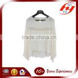 2016 New Design Fashion Lady White Viscose Flare Sleeve Lace Embellished Blouse Round Neck Summer Loose Tops for Woman