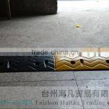 1000*380*50mm High Quality Hot Sell Rubber Speed Hump for Crossing/heavy Strength Rubber Speed Hump Used on Road for Safety thumbnail-2
