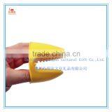 Yellow Color Mouth Shape Heat Resistant Grilling Silicone Gloves for Barbecue/ Baking or Handling Hot Stuff in the Kitchen